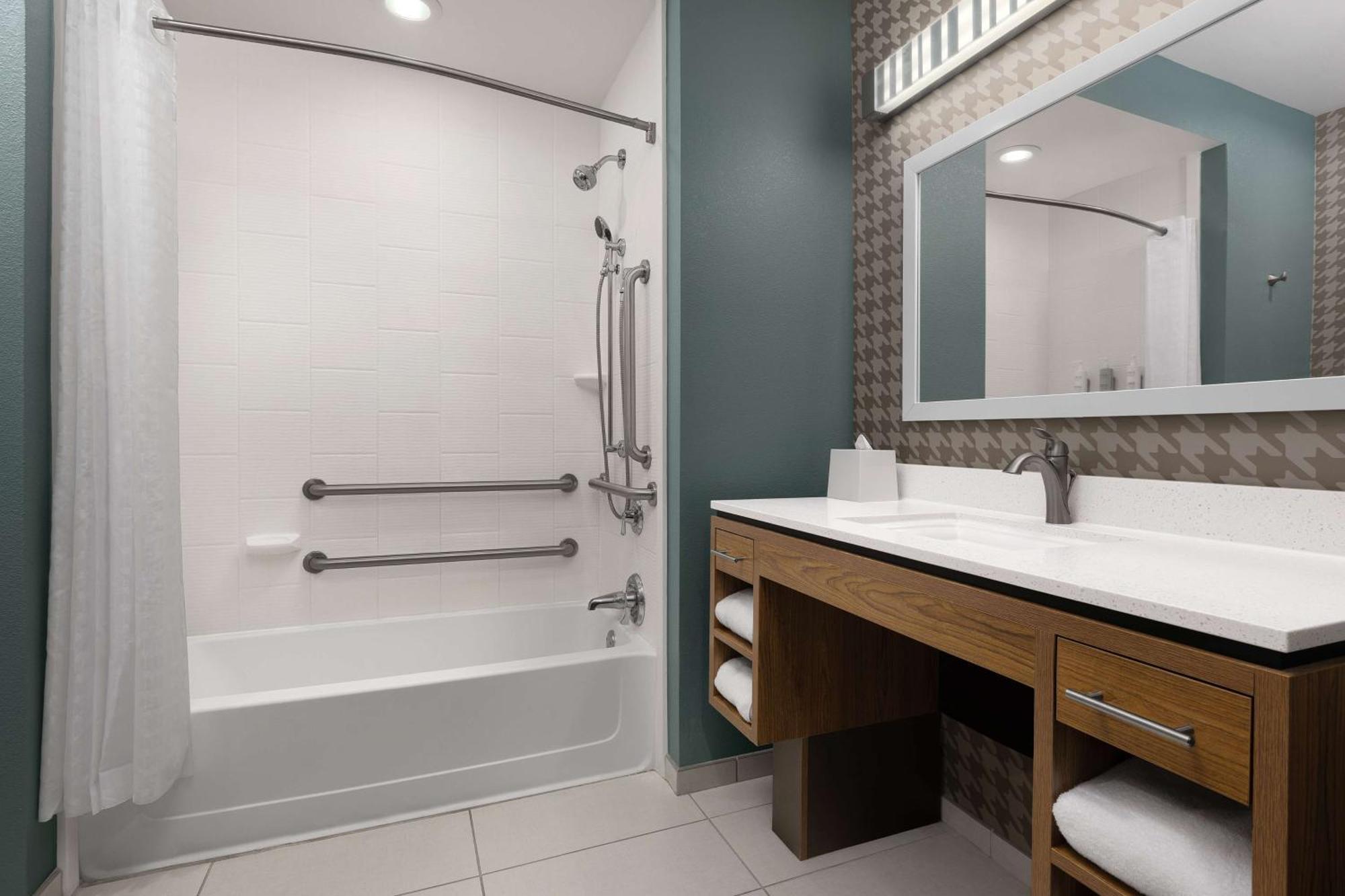 Home2 By Hilton Research Park Area, Al Hotel 3*